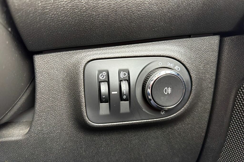 Vauxhall Adam 1.2I Energised #18
