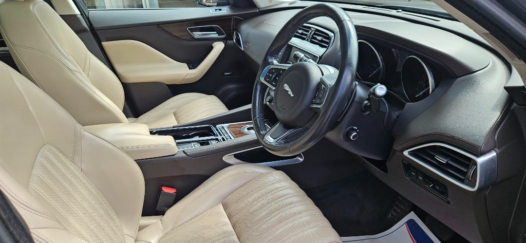 Jaguar F-Pace 2.0 D180 R Sport Suv Awd 180 Ps Blue #11