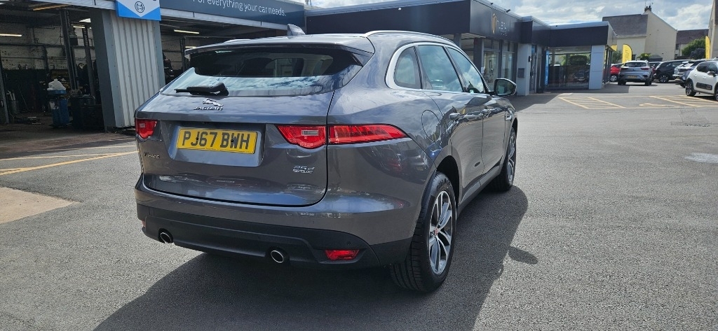 Jaguar F-Pace Jaguar F Pace 2.0 D240 Portfolio Suv PJ67BWH #2