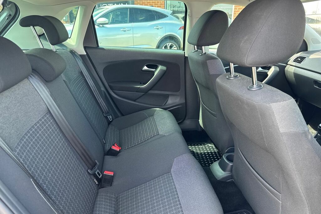 Volkswagen Polo Style Tsi Red #30