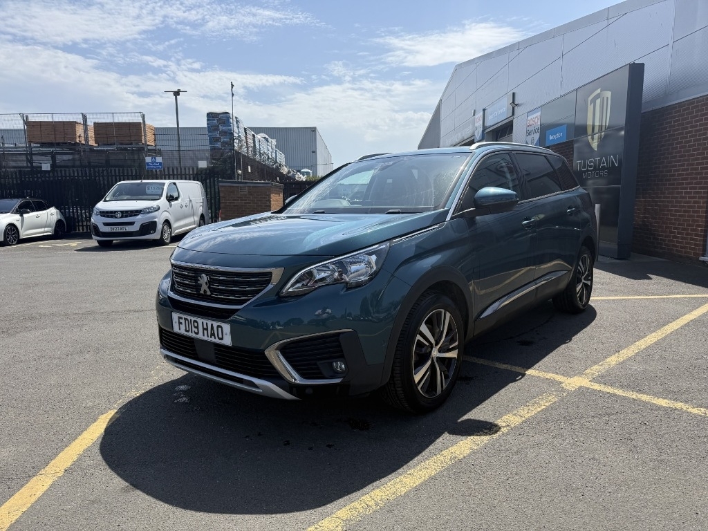 Peugeot 5008 Peugeot 5008 Suv 1.5 Bluehdi Allure Suv Die...  #2