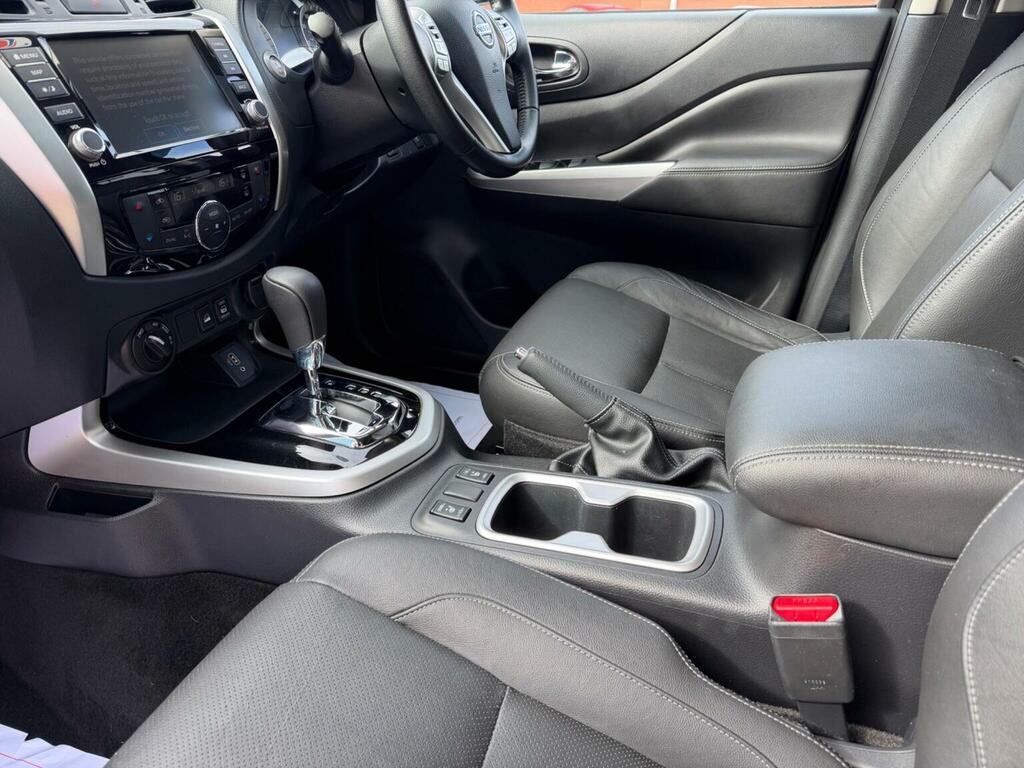 Nissan Navara Double Cab Pick Up Tekna 2.3Dci 190 Tt 4Wd Grey #10