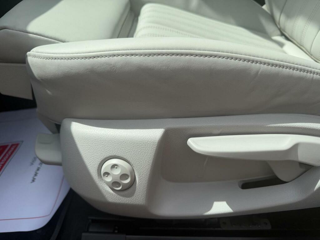 Audi A6 Saloon 2L Black Edition White #26