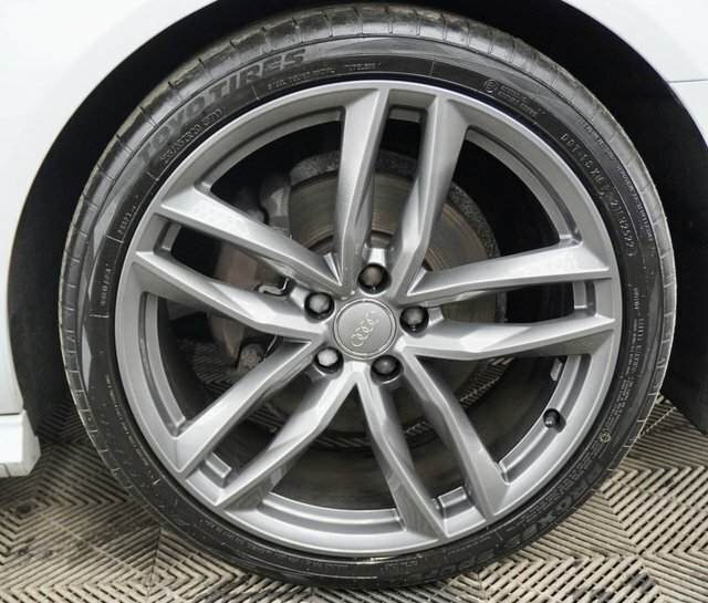 Audi A6 Avant 2L S Line White #23