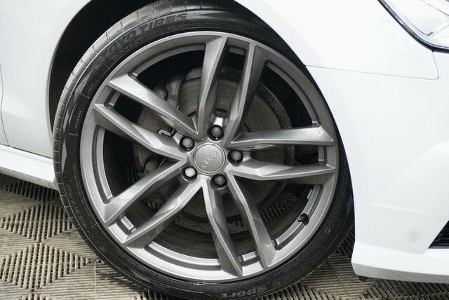 Audi A6 Avant 2L S Line White #2