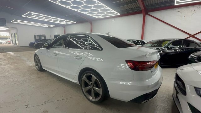 Audi A4 2.0 Tdi 35 Black Edition Saloon S Troni Black #2