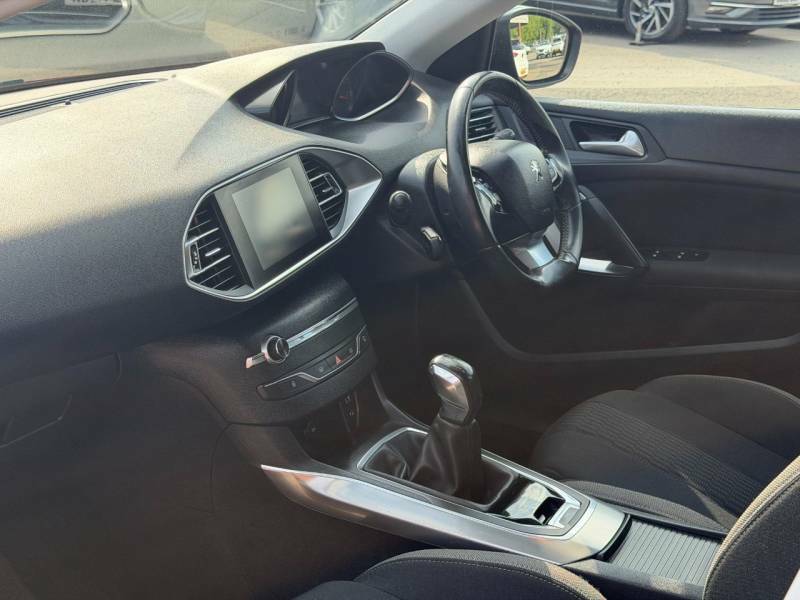 Peugeot 308 1.2 Puretech 110 Active Red #3