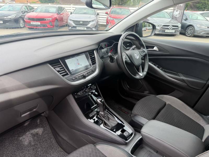 Vauxhall Grandland X 1.2 Turbo Business Edition Nav Red #4