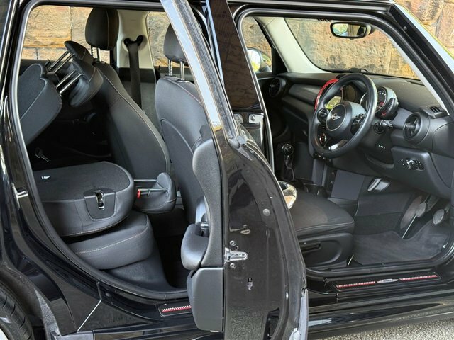 Mini Hatch 2017 1.5 Cooper Hatchback Euro 6 Black #4