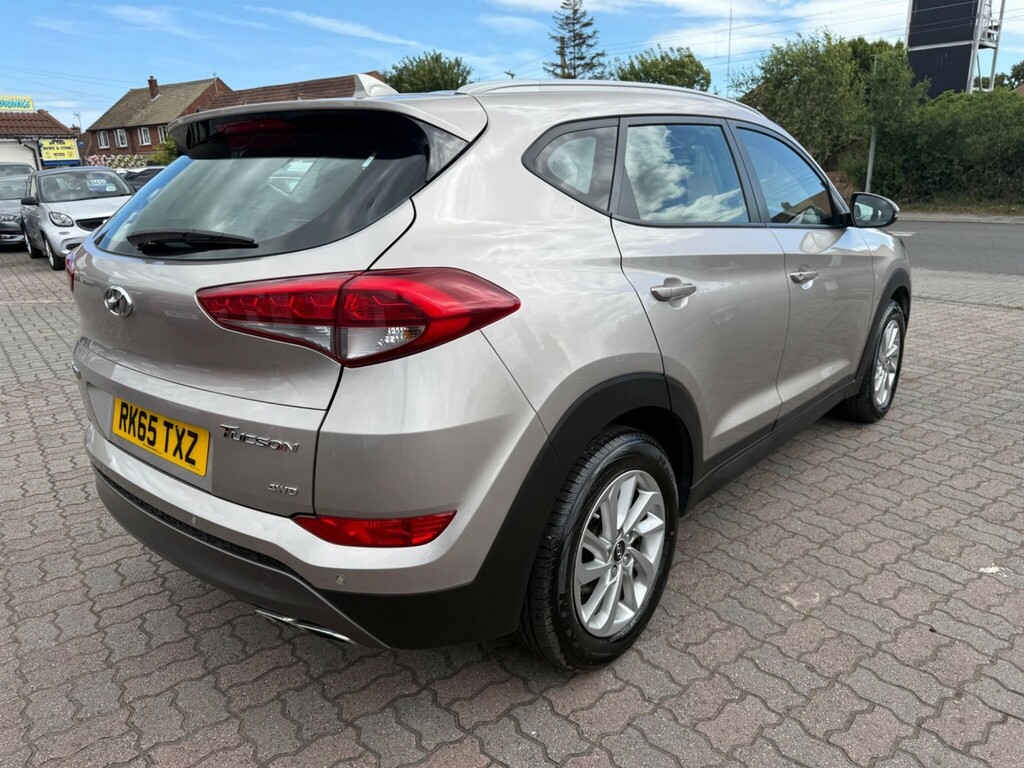 Hyundai Tucson Crdi Blue Drive Se White #8