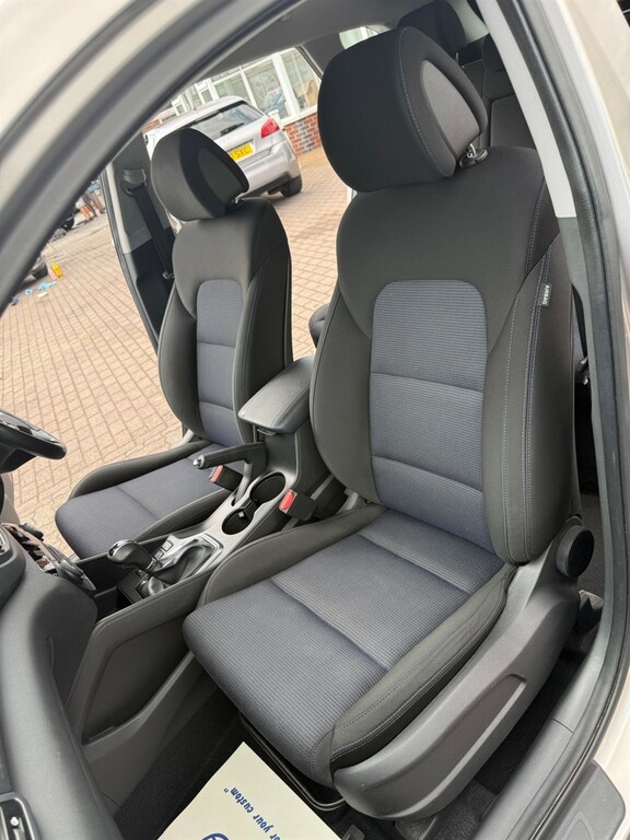 Hyundai Tucson Crdi Blue Drive Se White #39