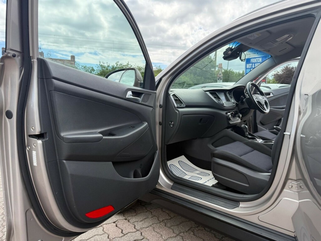Hyundai Tucson Crdi Blue Drive Se White #34