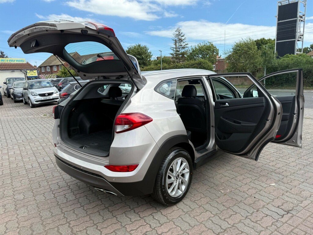 Hyundai Tucson Crdi Blue Drive Se White #43