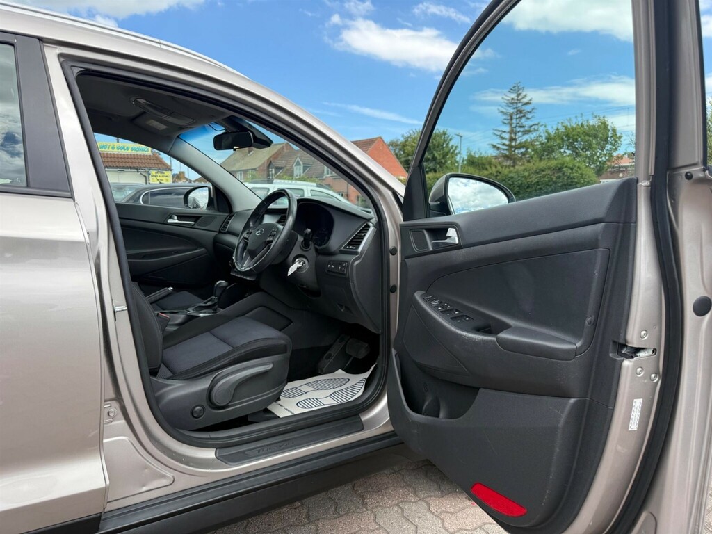 Hyundai Tucson Crdi Blue Drive Se White #10