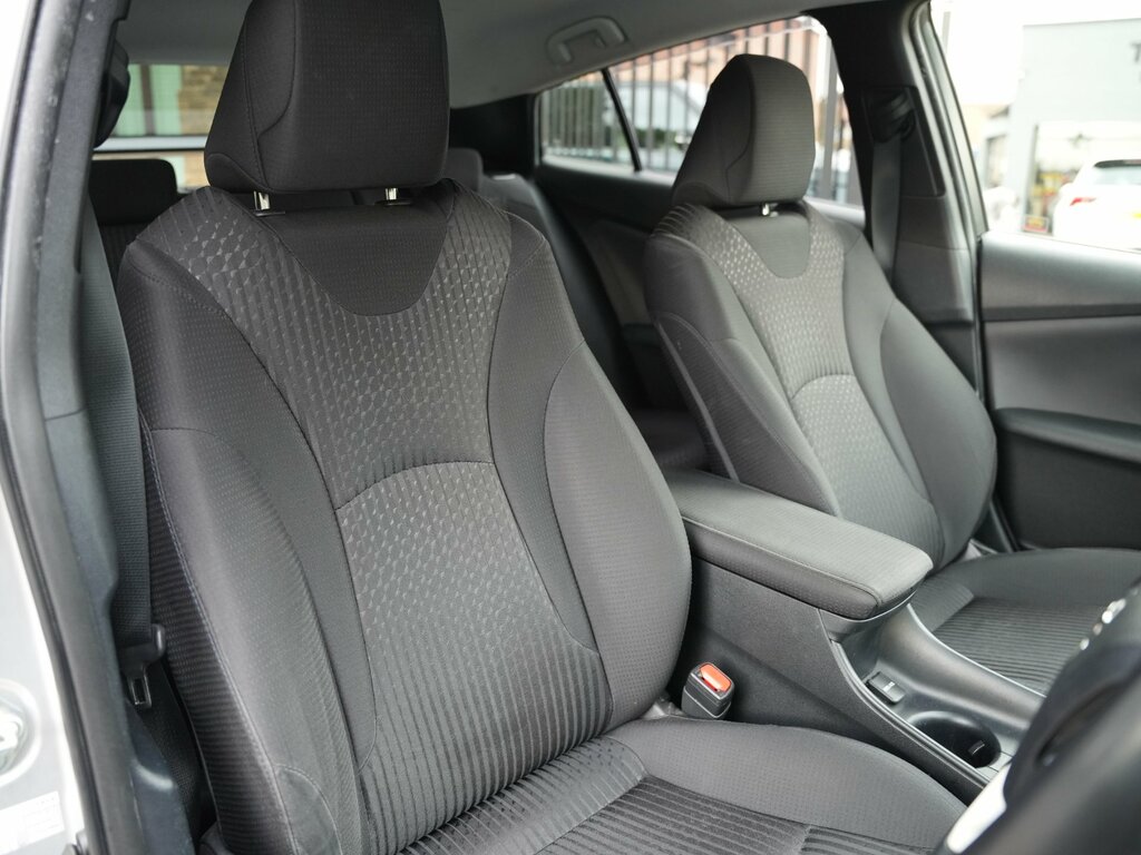 Toyota Prius 1.8 Active Hybrid 5-Dr Hatchback Silver #12