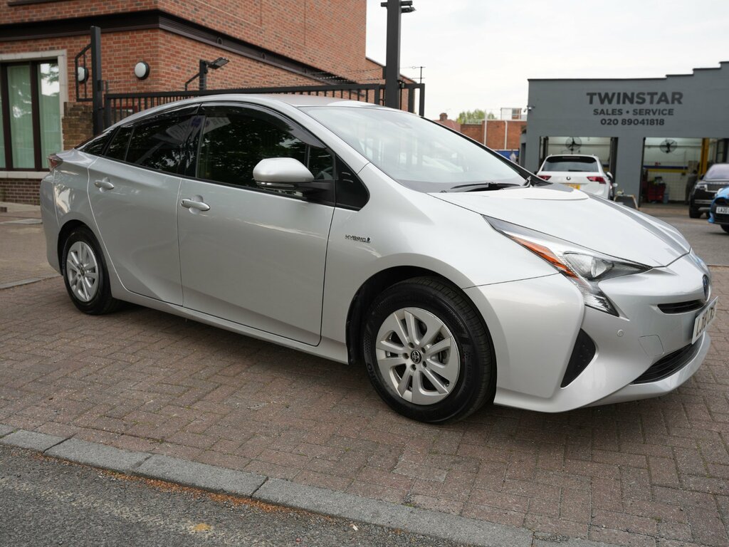 Toyota Prius 1.5 Saloon Hybrid Cvt 120 Gkm, 70 Bhp Silver #2