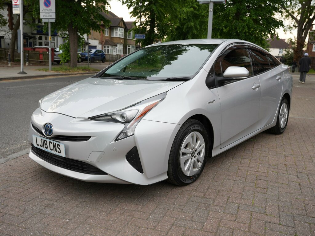 Toyota Prius 1.5 Saloon Hybrid Cvt 120 Gkm, 70 Bhp Silver #3
