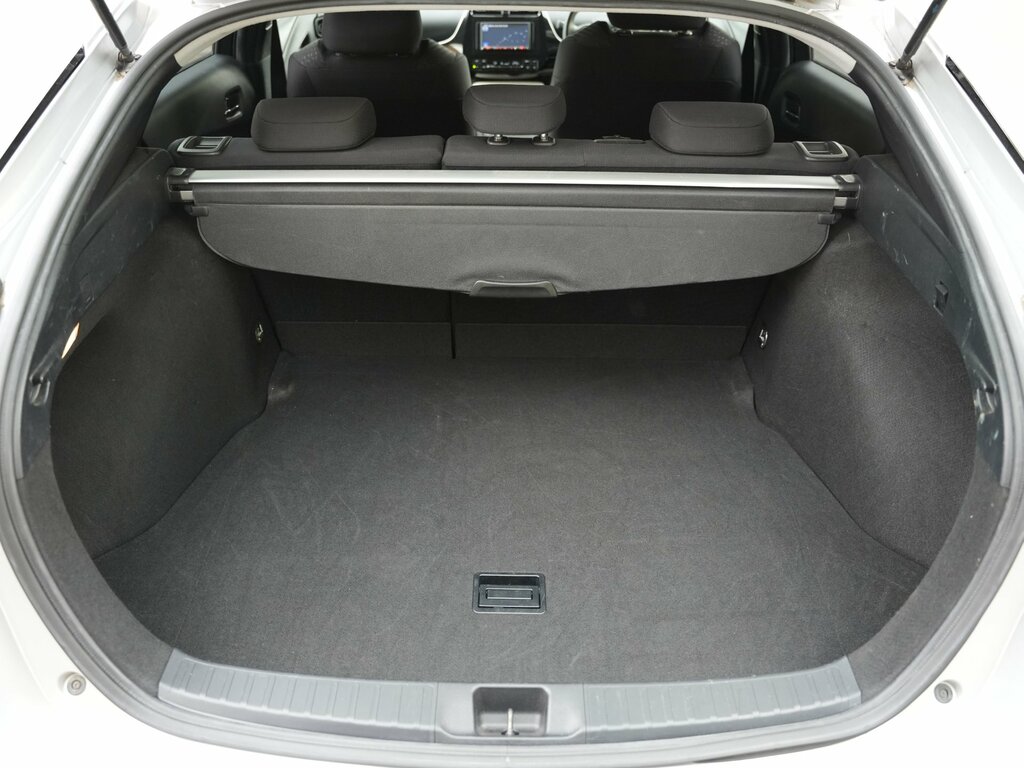 Toyota Prius 1.8 Active Hybrid 5-Dr Hatchback Silver #16