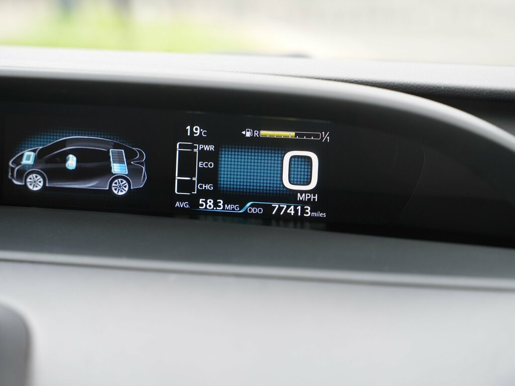 Toyota Prius 1.5 Saloon Hybrid Cvt 120 Gkm, 70 Bhp Silver #5