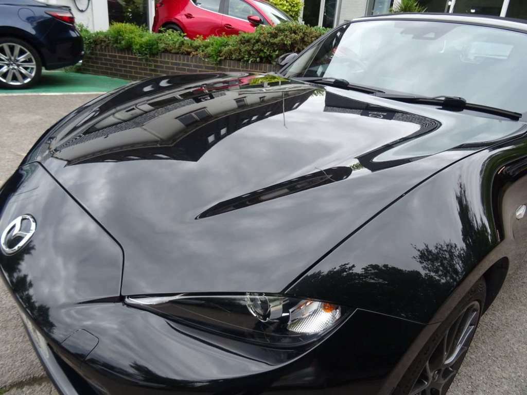 Mazda MX-5 1.5 132 Se-l Red #3