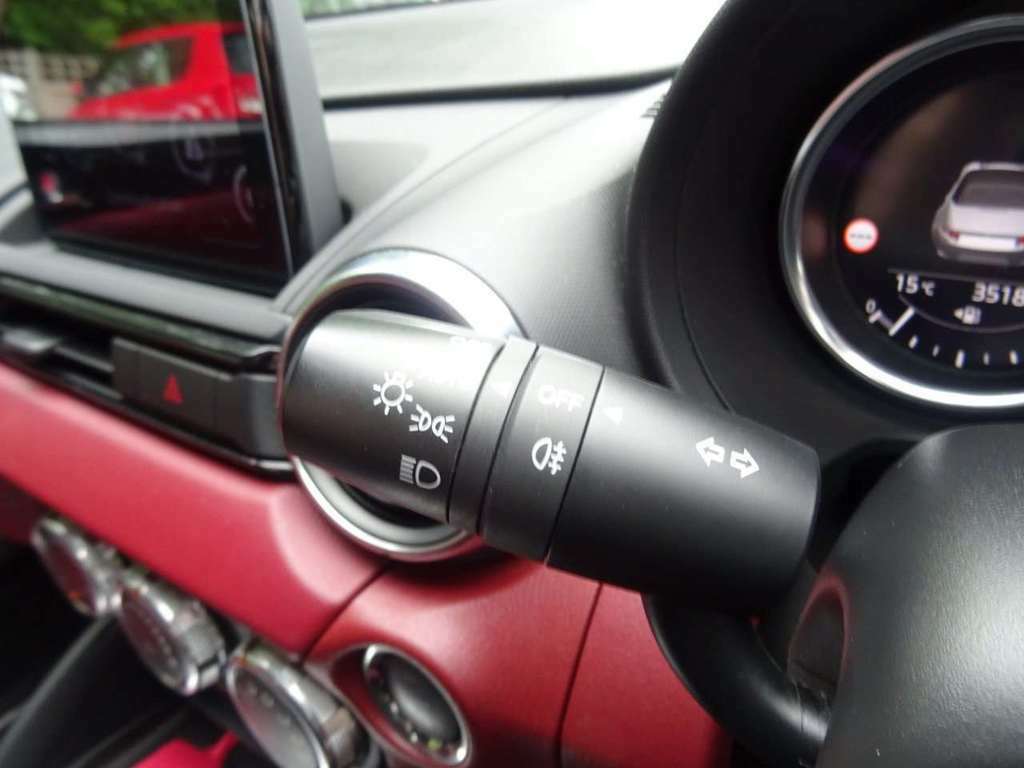 Mazda MX-5 1.5 132 Se-l Red #19
