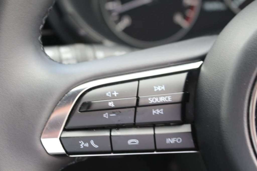 Mazda 3 2.5 E-skyactiv G Mhev 140 Centre-line White #22