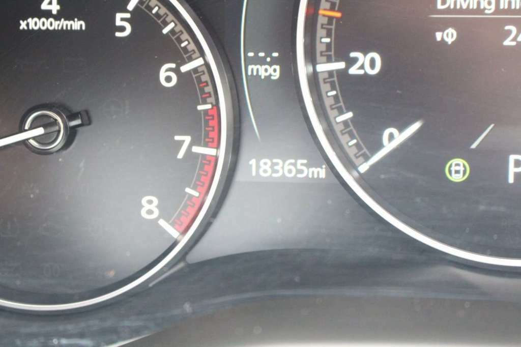 Mazda 3 2.5 E-skyactiv G Mhev 140 Centre-line White #24