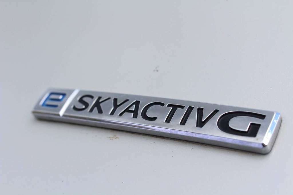 Mazda 3 2.5 E-skyactiv G Mhev 140 Centre-line White #18