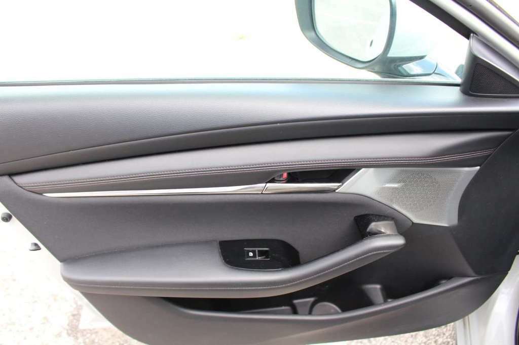Mazda 3 2.5 E-skyactiv G Mhev 140 Centre-line White #16