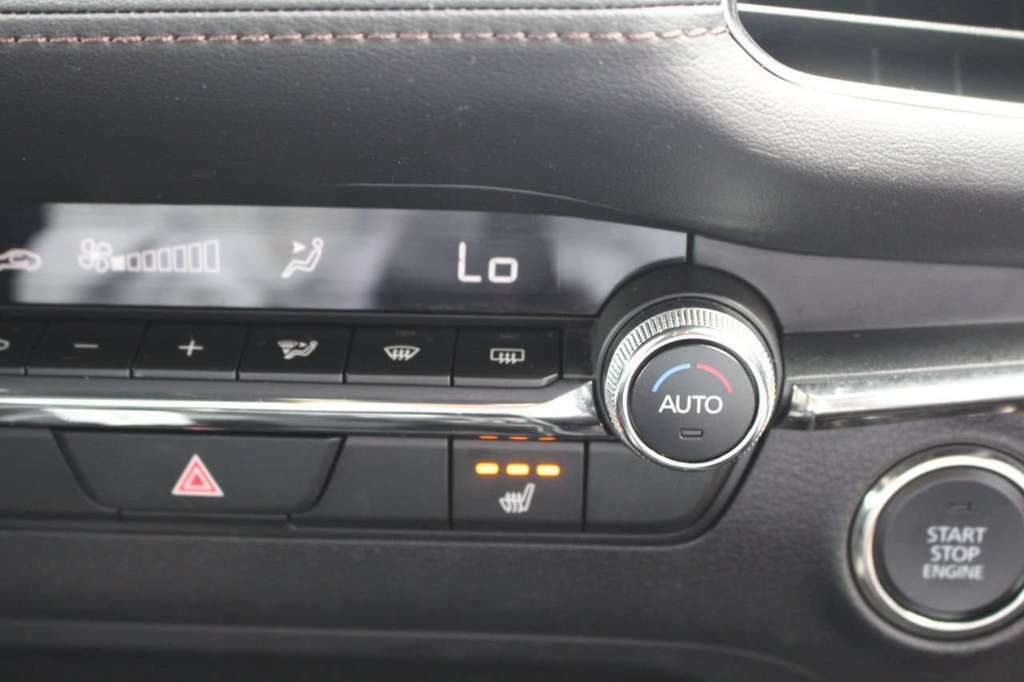 Mazda 3 2.5 E-skyactiv G Mhev 140 Centre-line White #29