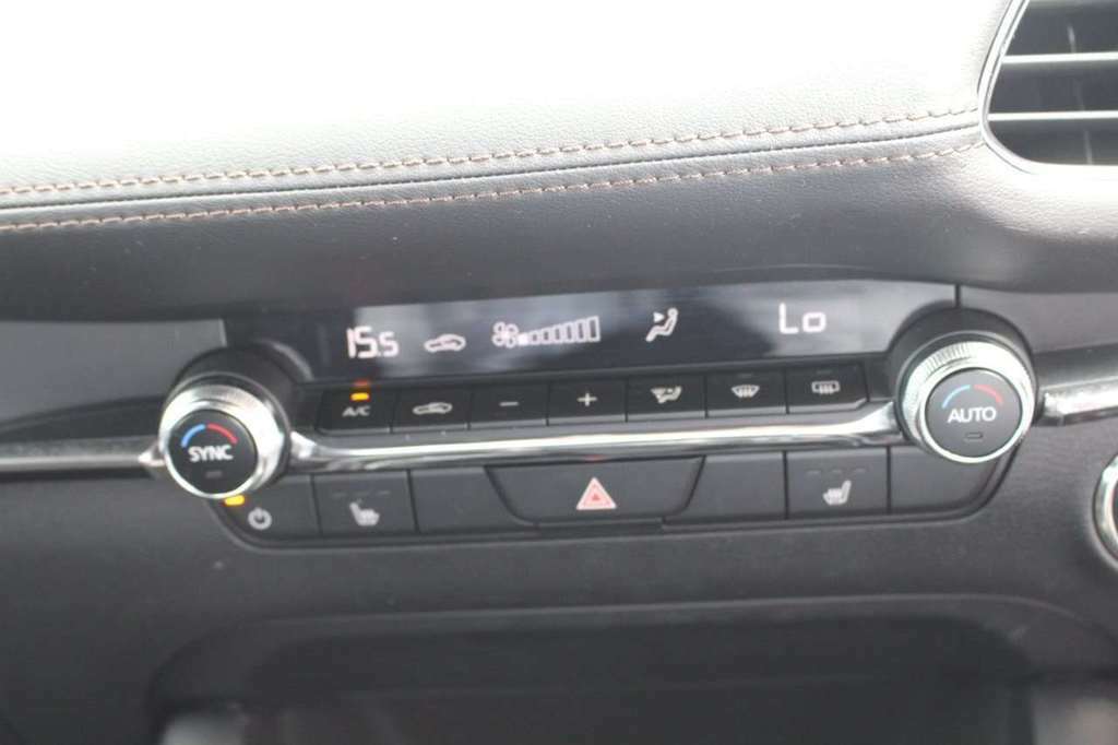 Mazda 3 2.5 E-skyactiv G Mhev 140 Centre-line White #28