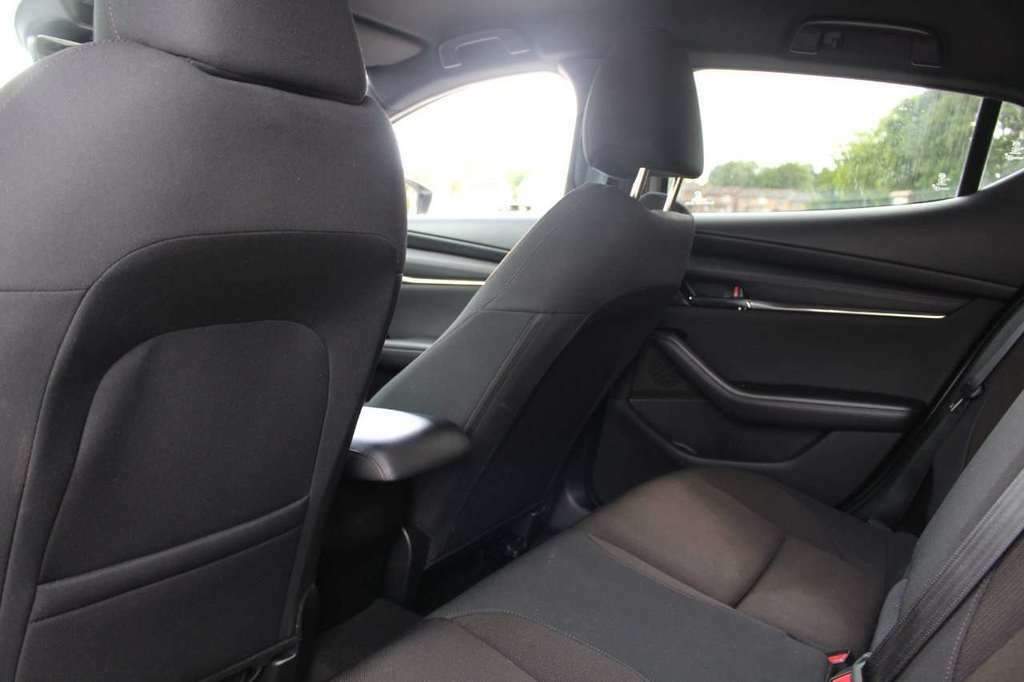 Mazda 3 2.5 E-skyactiv G Mhev 140 Centre-line White #11