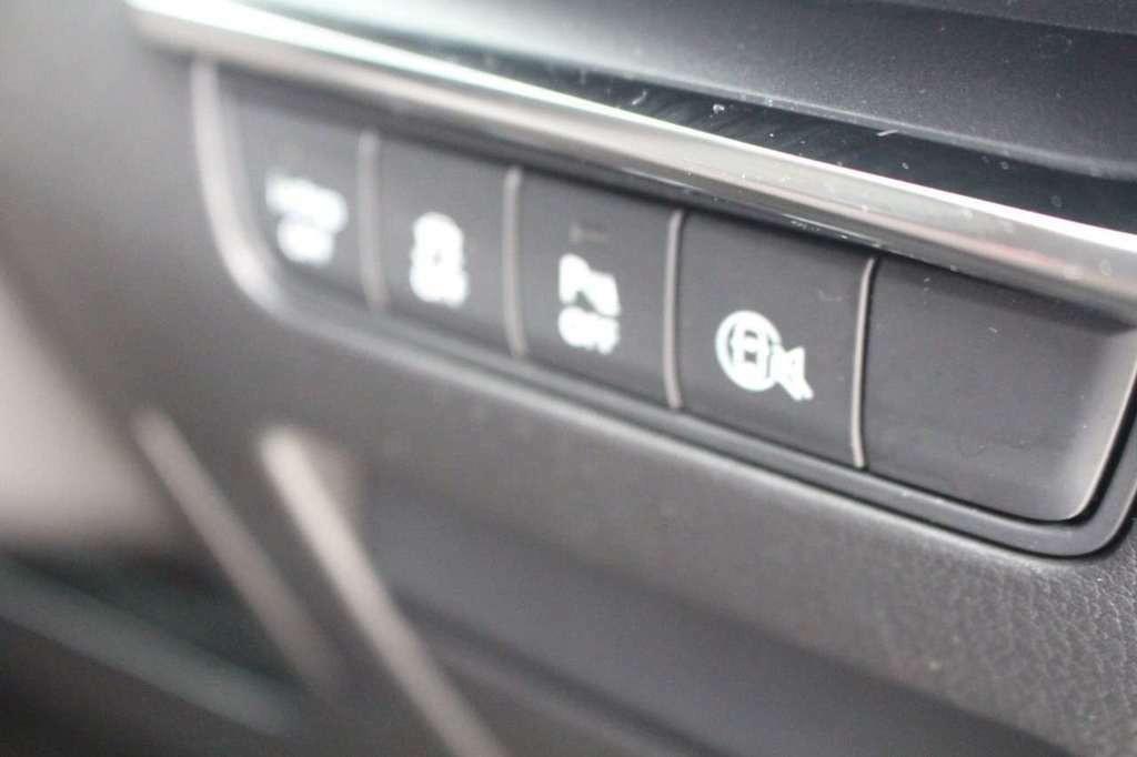 Mazda 3 2.5 E-skyactiv G Mhev 140 Centre-line White #20