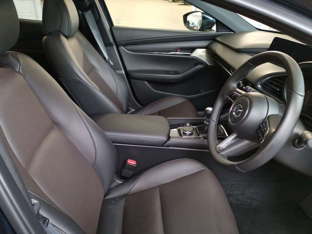 Mazda 3 2.5 E-skyactiv G Mhev 140 Homura White #9