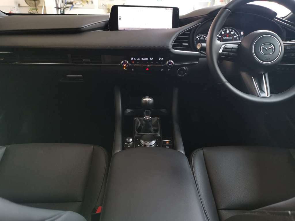Mazda 3 2.5 E-skyactiv G Mhev 140 Homura White #12