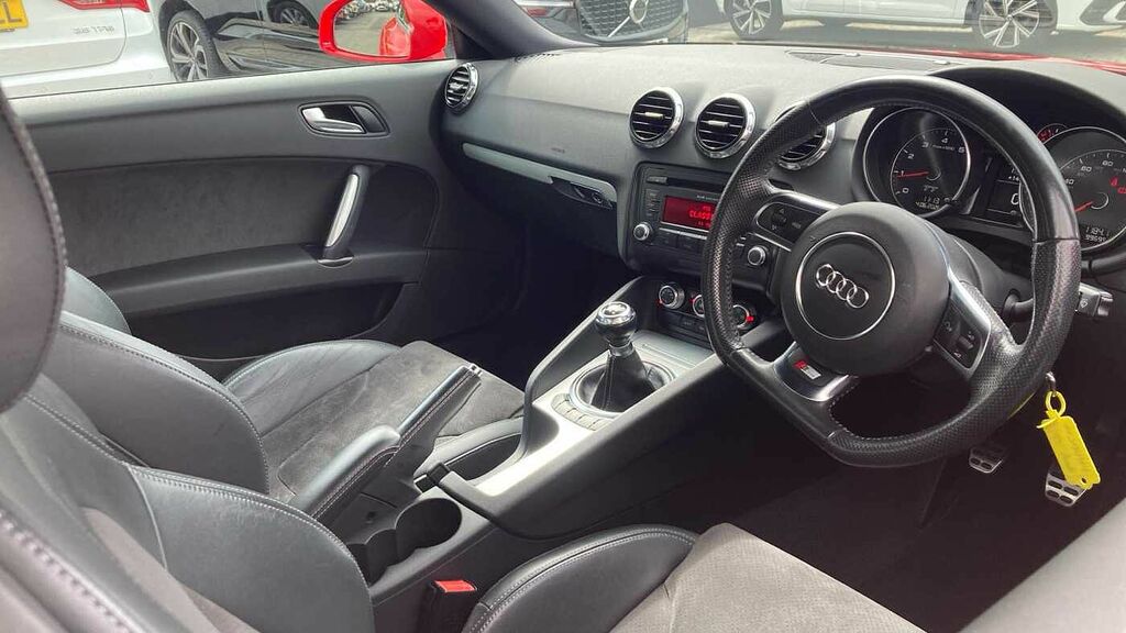 Audi TT 2.0T Fsi S Line FH60CVW Red #4