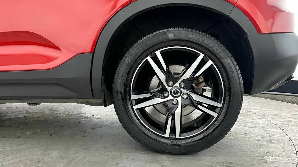 Volvo XC40 Plus, B3 Mild Hybrid, Dark KX22JYV Red #4
