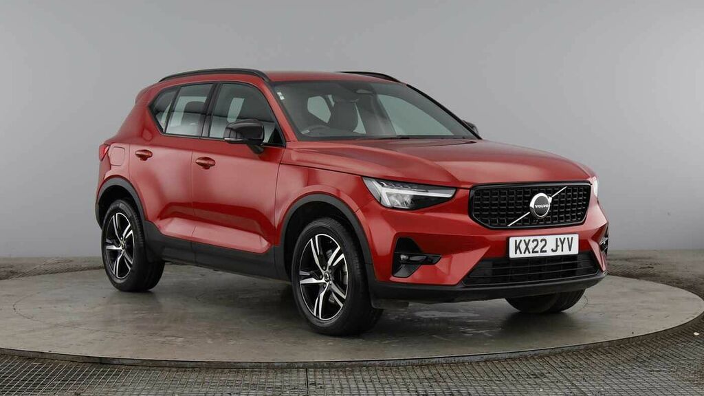 Volvo XC40 Plus, B3 Mild Hybrid, Dark Red