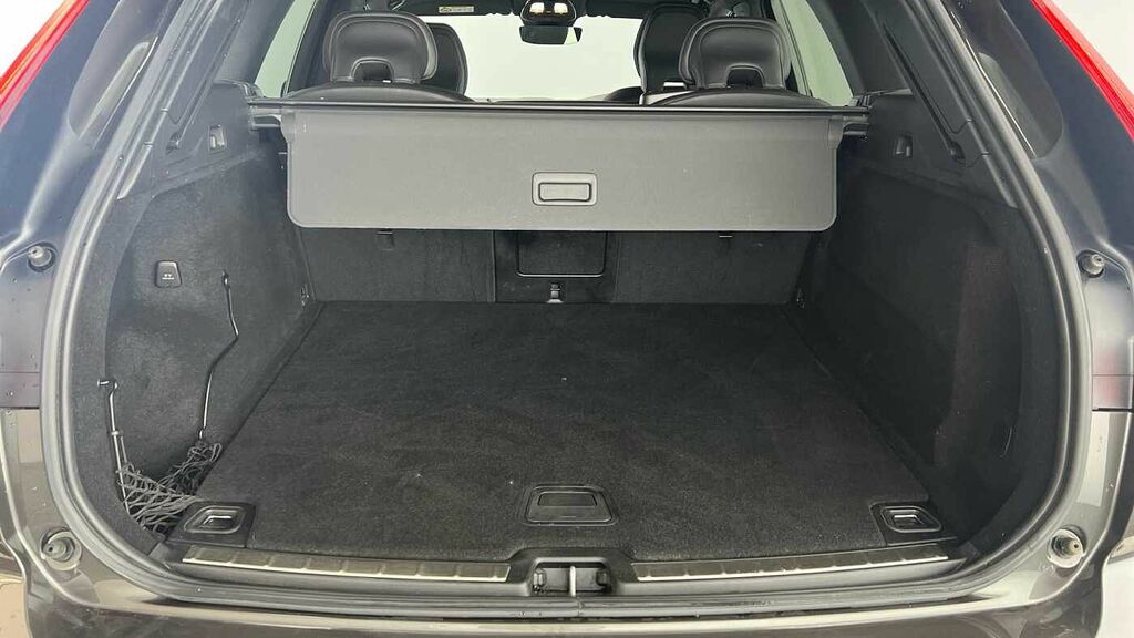 Volvo XC60 R-design, B5 Mild Hybrid AV22RWO Grey #5