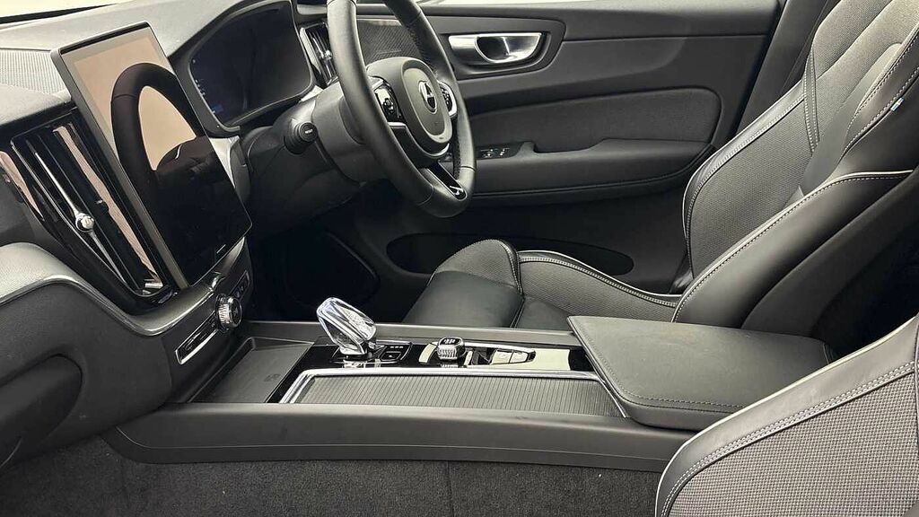 Volvo XC60 Black Edition Plus, B5 Awd Mild Hybrid, Grey #6