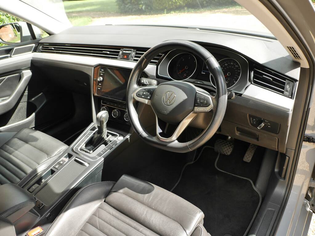 Volkswagen Passat 1.4L Gte Advance Grey #16