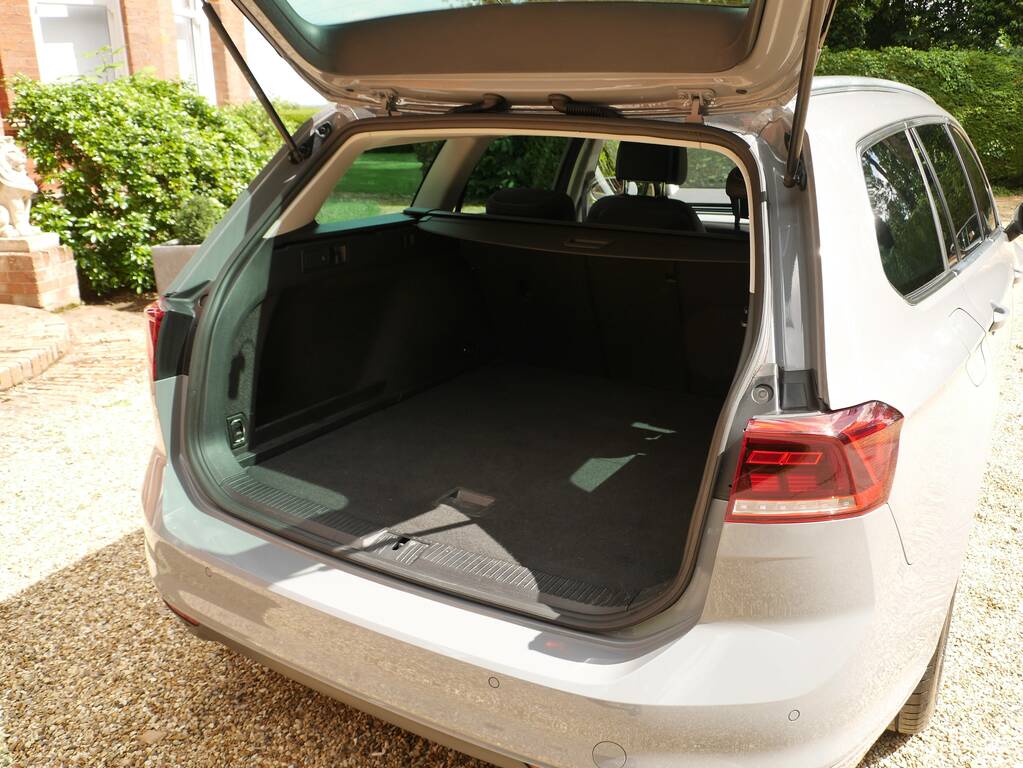 Volkswagen Passat 1.4L Gte Advance Grey #9
