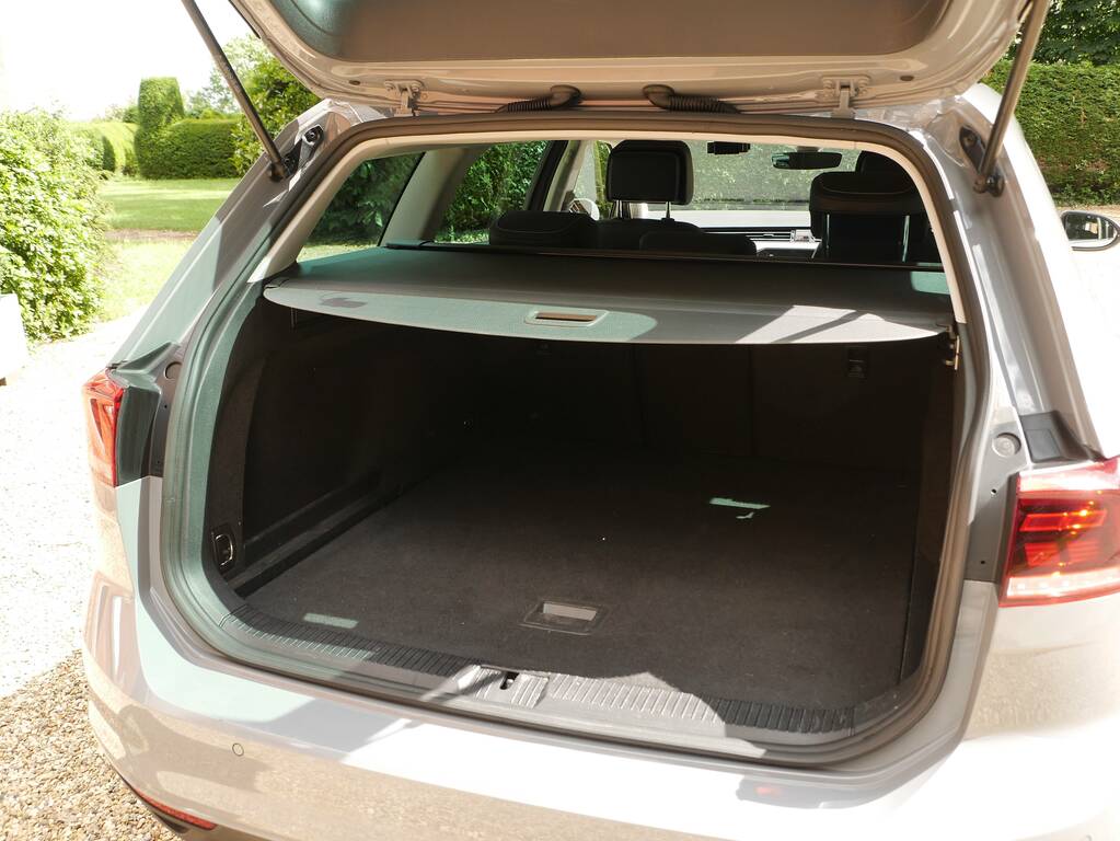 Volkswagen Passat 1.4L Gte Advance Grey #11