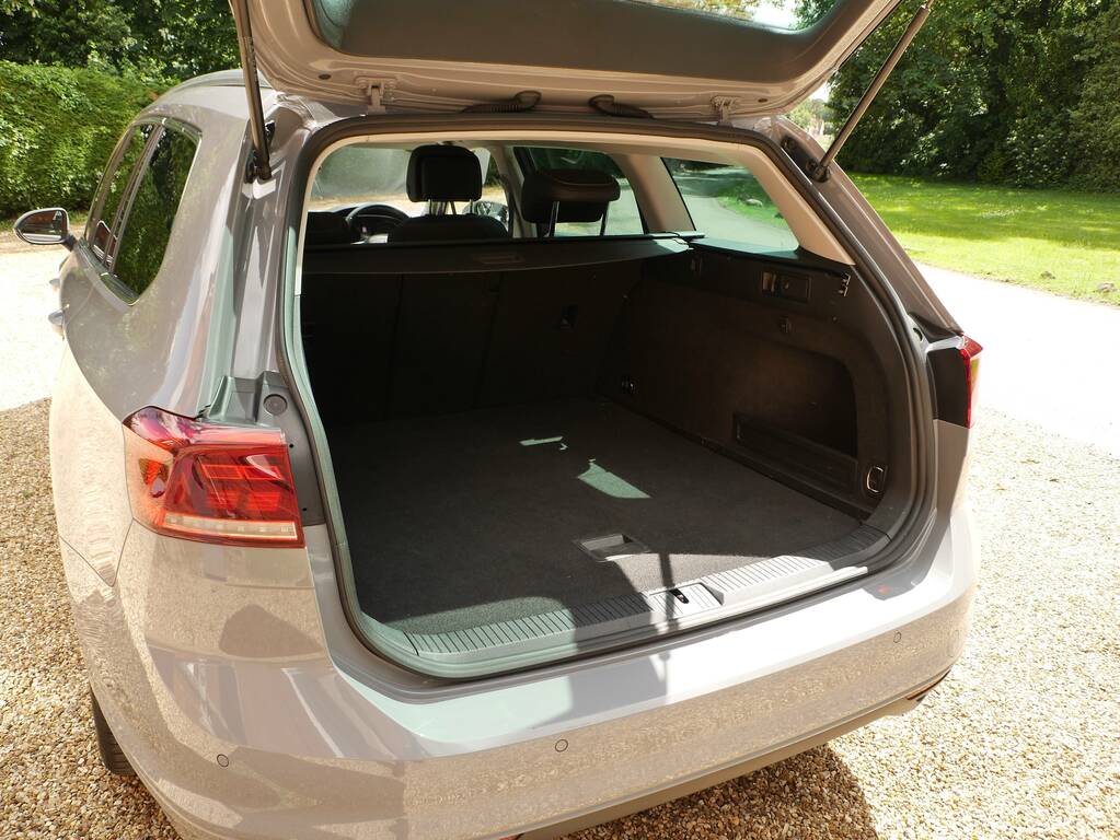 Volkswagen Passat 1.4L Gte Advance Grey #10