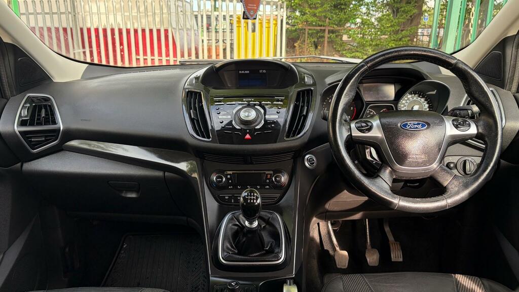 Ford Kuga 2.0 Tdci Titanium Awd Euro 5 CV13NHO Black #2