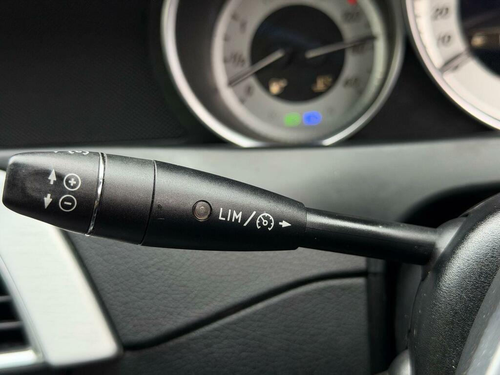 Mercedes-Benz C Class White #21