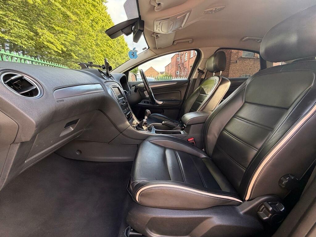 Ford Mondeo Mondeo Graphite T Blue #31