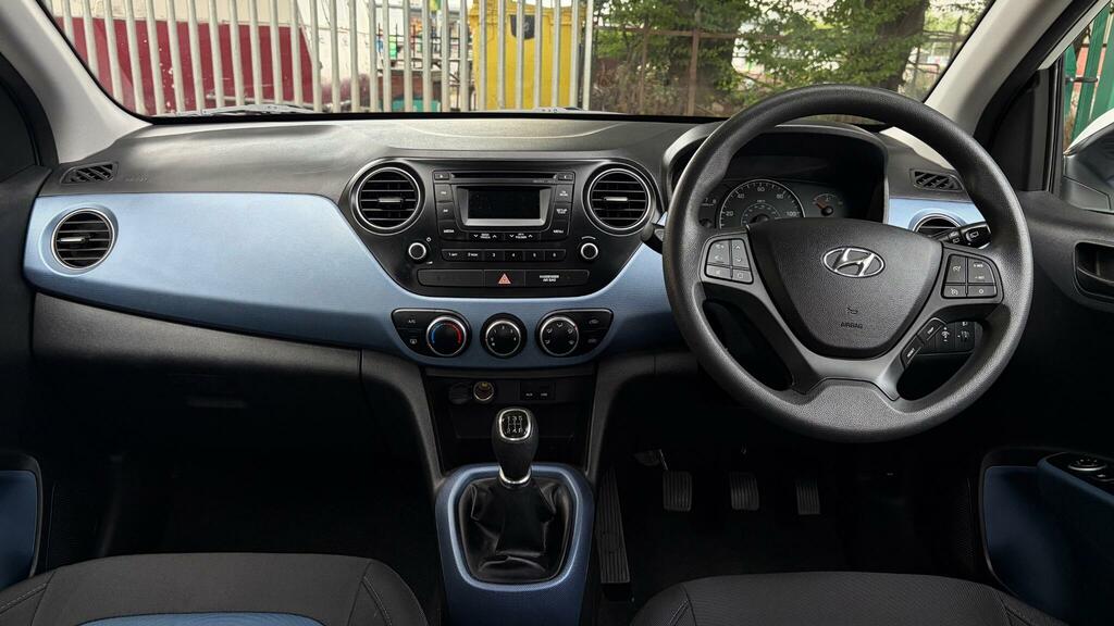Hyundai I10 Se White #2