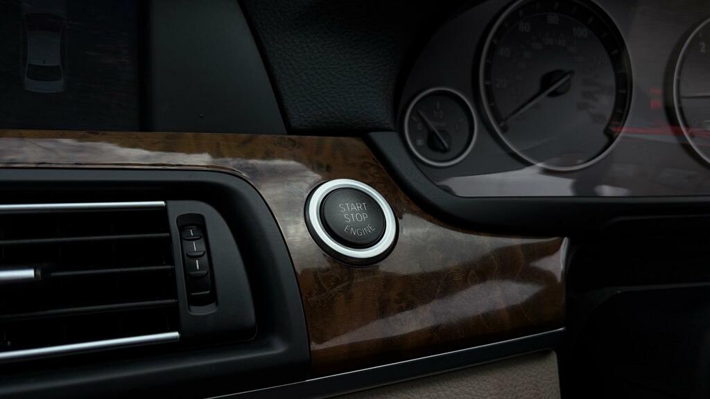 BMW 5 Series 2.0 520D Se Touring Black #23
