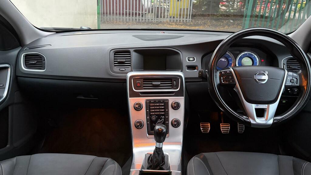Volvo V60 R-design Nav Black #2